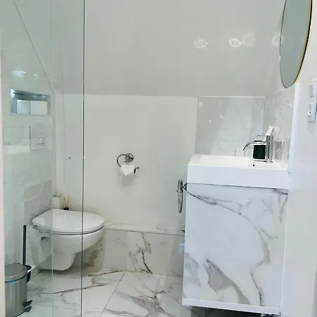 Superbe Avec Jardin Et Parking Prive Apartment *
